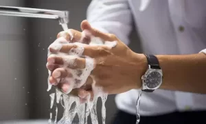 Un reloj Water Resistant sólo permite un lavado de manos leve
